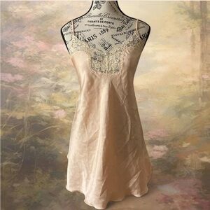 Vintage Victoria's Secret Cream and Baby Pink Lace Chemise